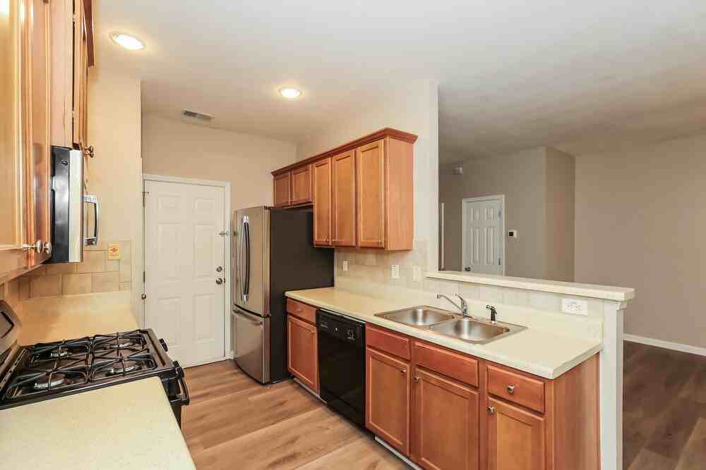 713 Celeste Ln Sw - Photo 7 of 17