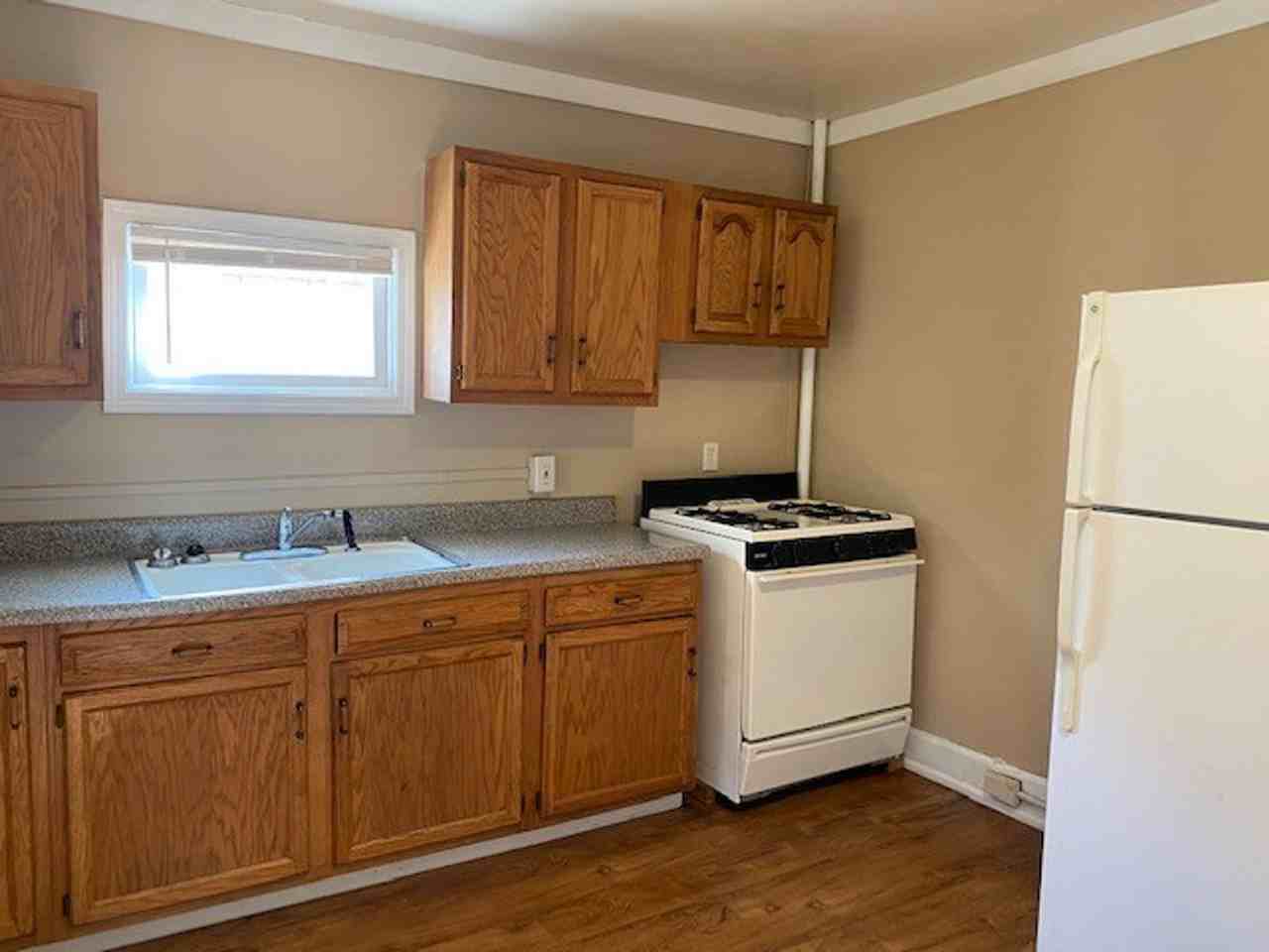535 S 19th St #2 - Photo 5 of 9