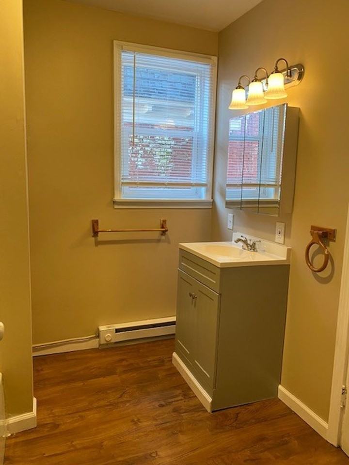 535 S 19th St #2 - Photo 6 of 9