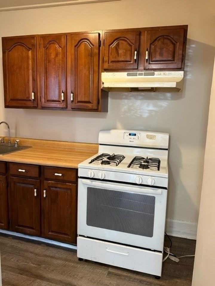 1133 Derry St #2 - Photo 5 of 8