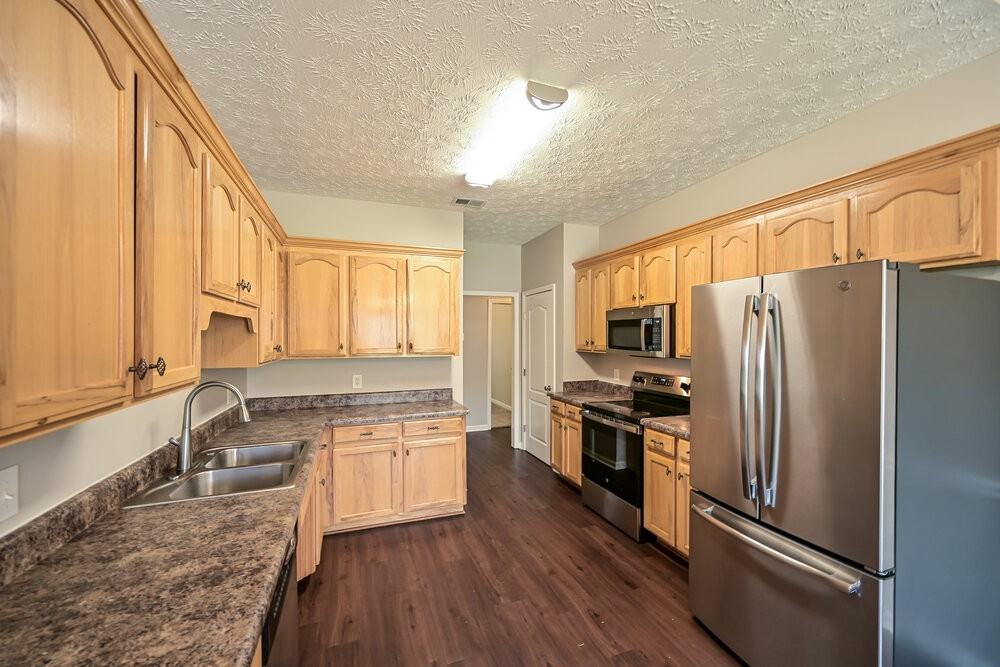 1903 Champlain Dr - Photo 7 of 17