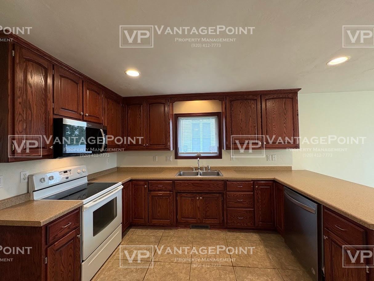 1775 Burgoyne Ct #1775 - Photo 3 of 28