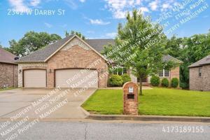 featured image of 2342 W Darby St