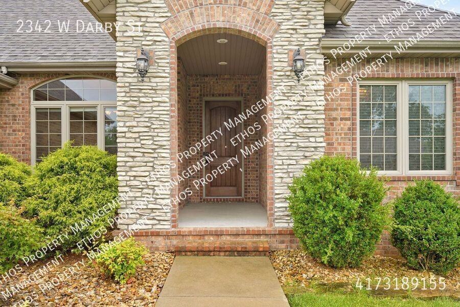 2342 W Darby St - Photo 5 of 50