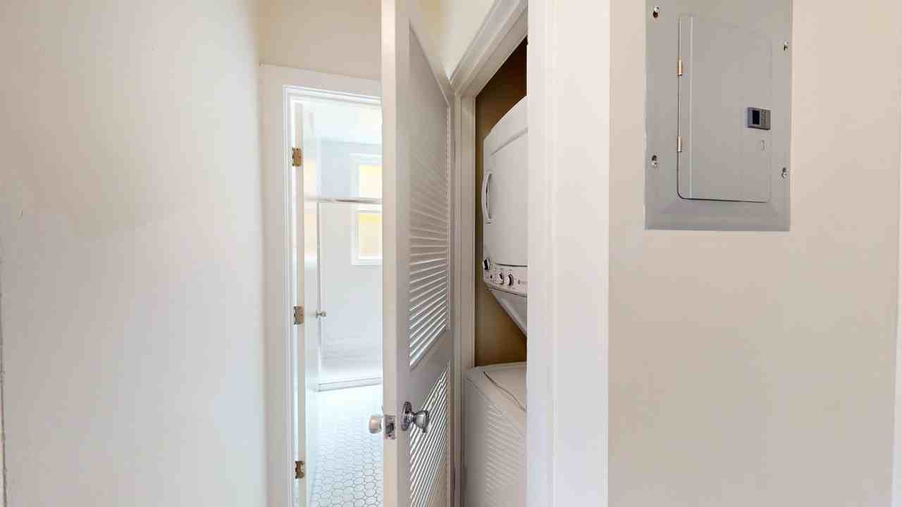 40 Tiffany Ave #1 - Photo 5 of 15