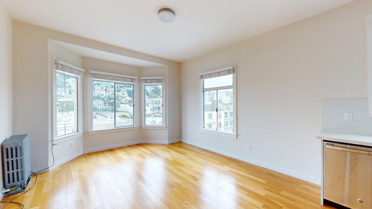 40 Tiffany Ave #9 - Photo 4 of 19