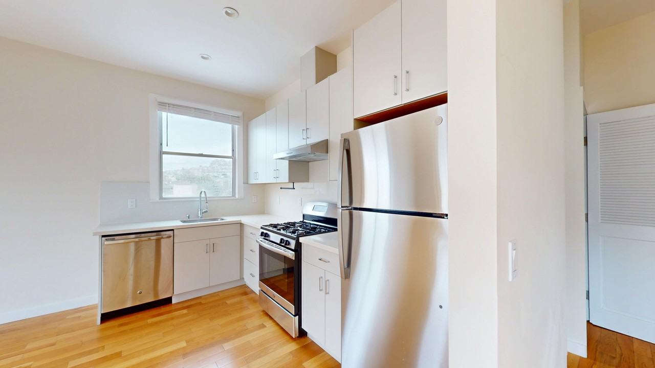 40 Tiffany Ave #9 - Photo 7 of 19