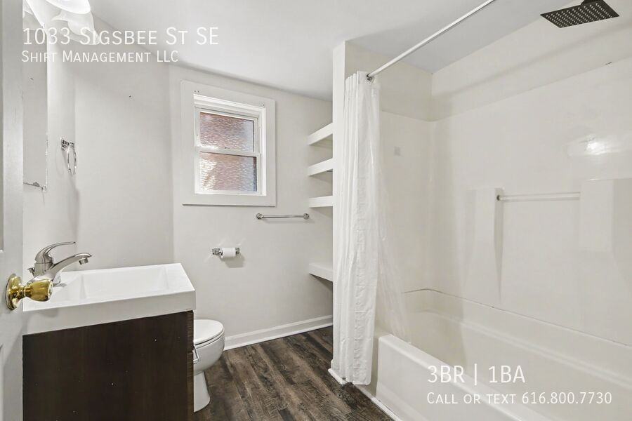 1033 Sigsbee St Se - Photo 6 of 14