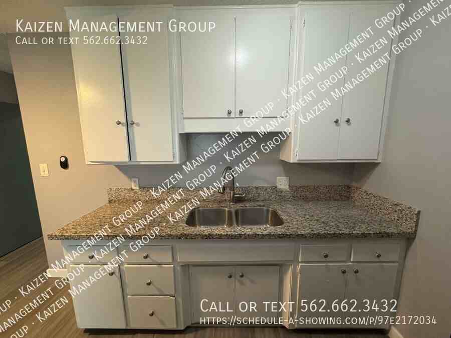 2201 Locust Ave #5 - Photo 5 of 12