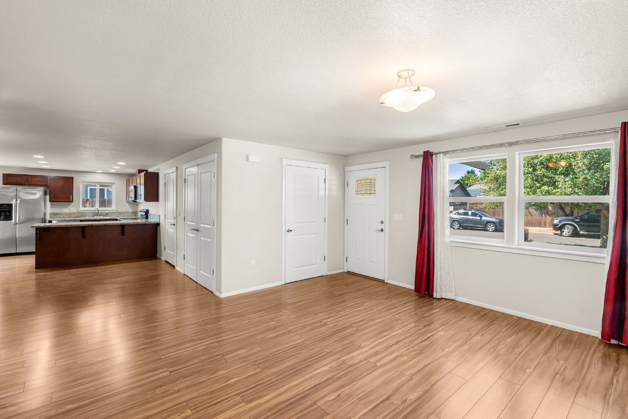 229 Reanna Way - Photo 6 of 28