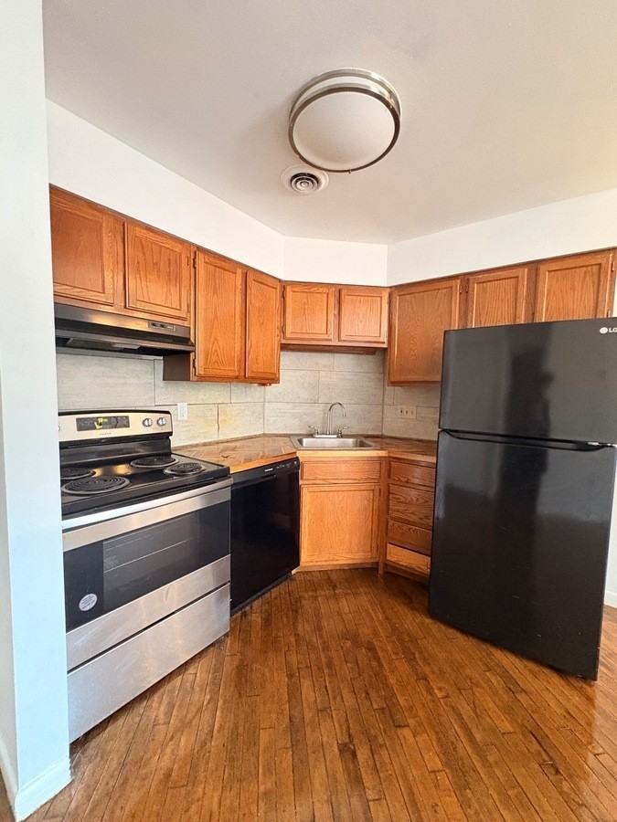 555 Pearl St #203 - Photo 2 of 6