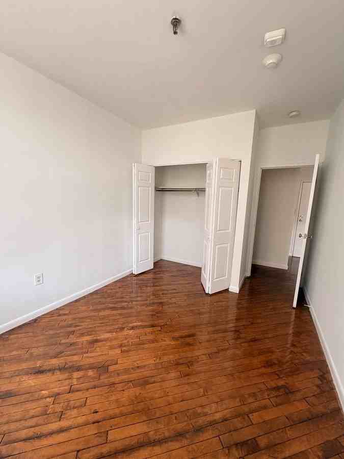 555 Pearl St #203 - Photo 5 of 6