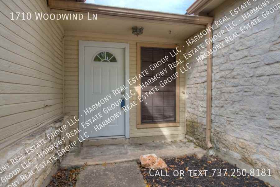 1710 Woodwind Ln - Photo 3 of 15