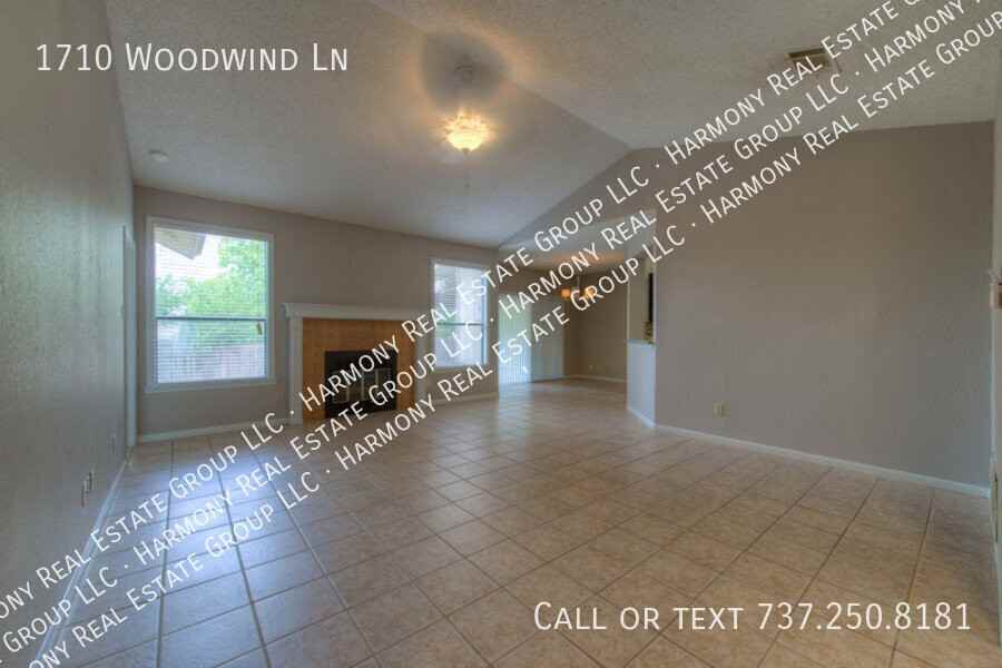 1710 Woodwind Ln - Photo 4 of 15