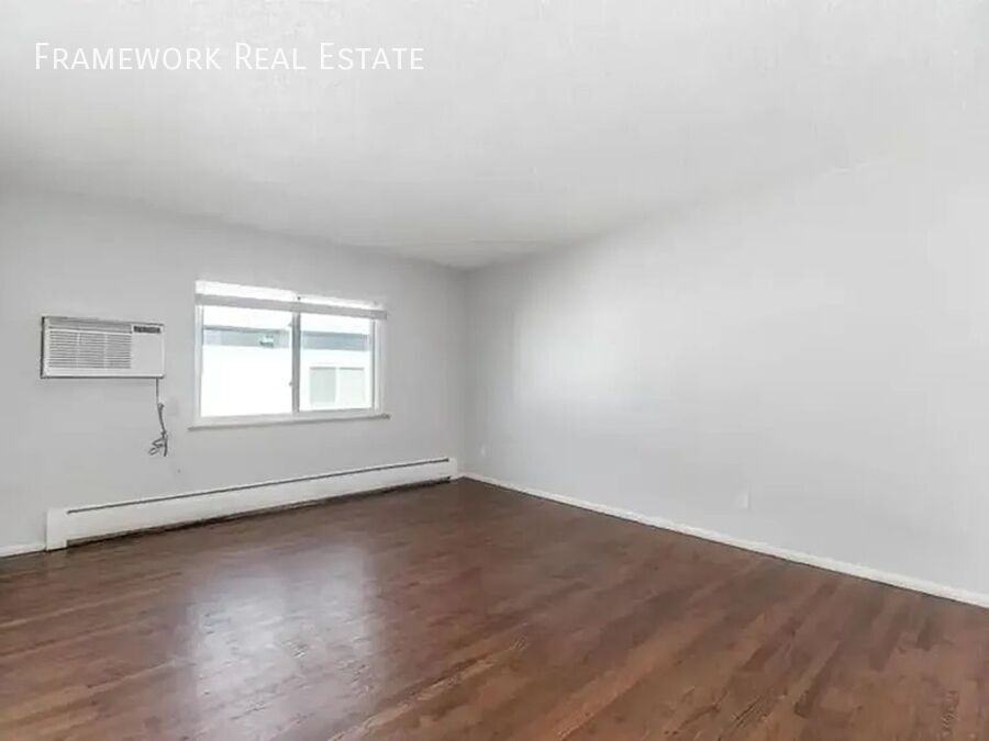 1410 Moline St #203 - Photo 4 of 9