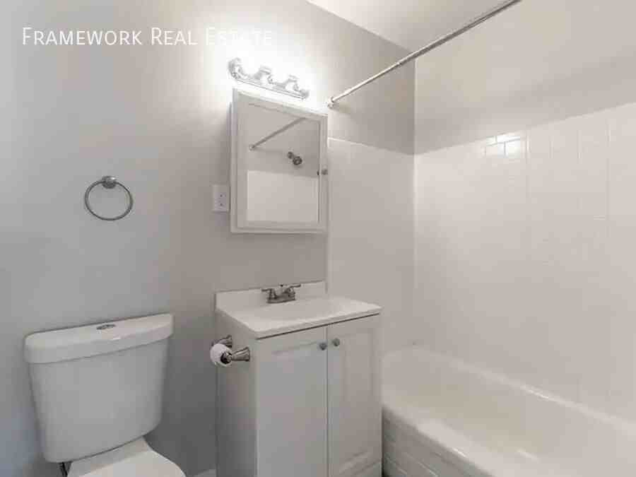 1410 Moline St #203 - Photo 5 of 9