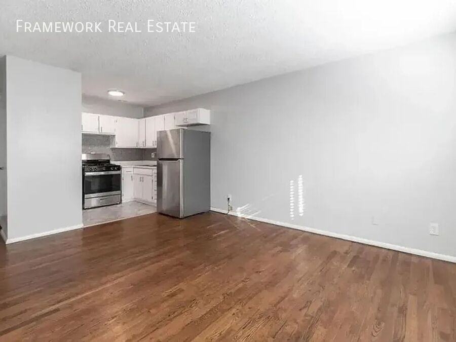 1410 Moline St #203 - Photo 6 of 9