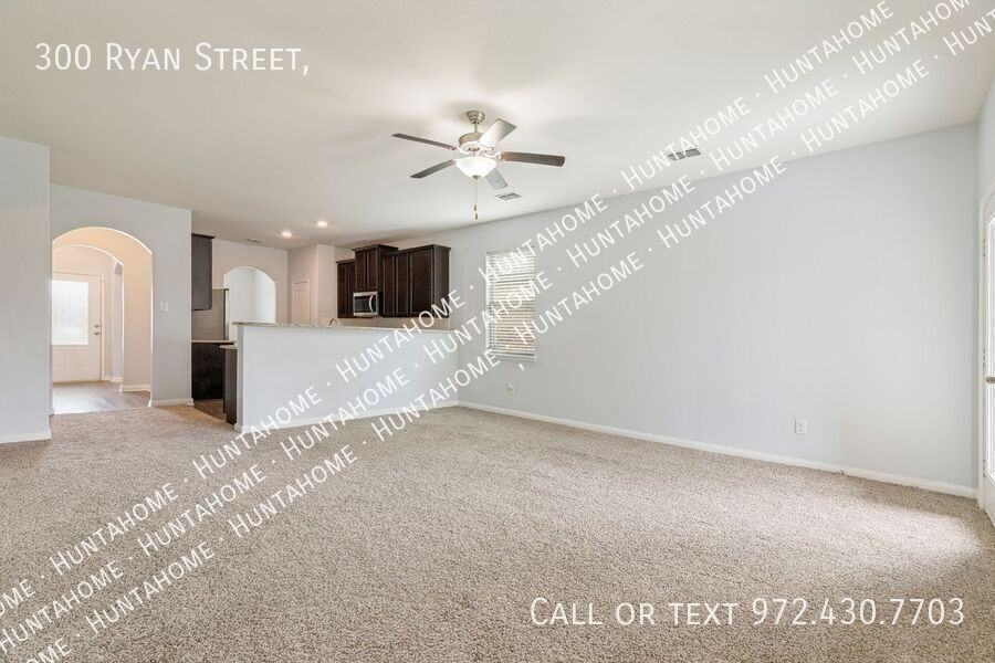 300 Ryan St - Photo 2 of 12