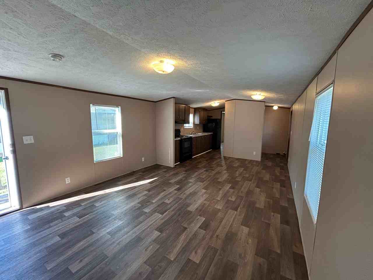 1705 Mary St - Photo 2 of 8