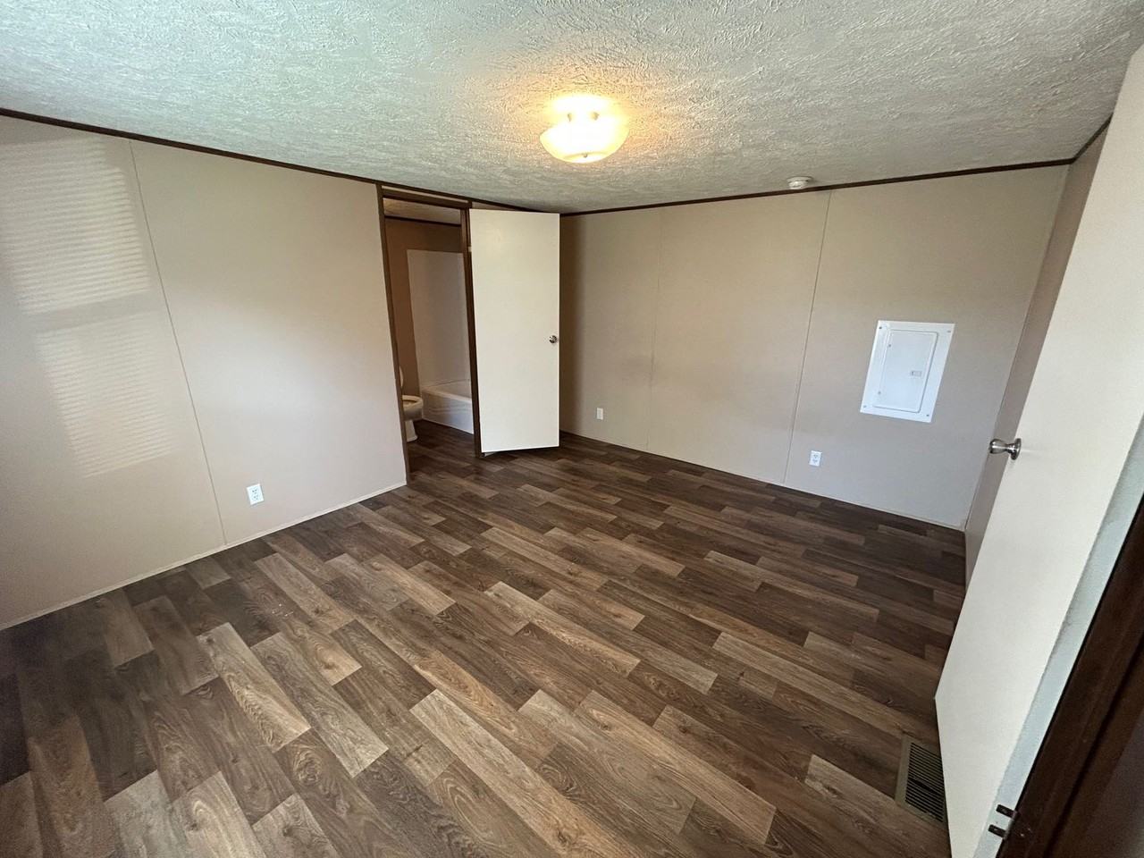 1705 Mary St - Photo 3 of 8
