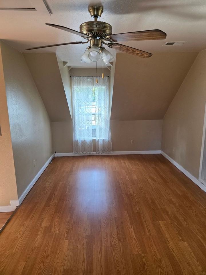 1929 6th Ave #A - Photo 5 of 13
