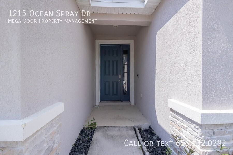 1215 Ocean Spray Dr - Photo 4 of 31