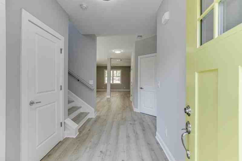 1641 E Broad St - Photo 3 of 35