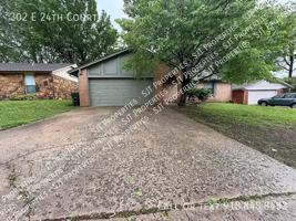 featured image of 302 E 24th Ct
