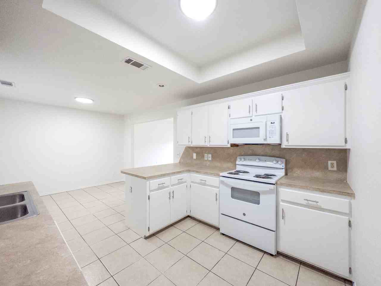 429 E El Paso St - Photo 7 of 16