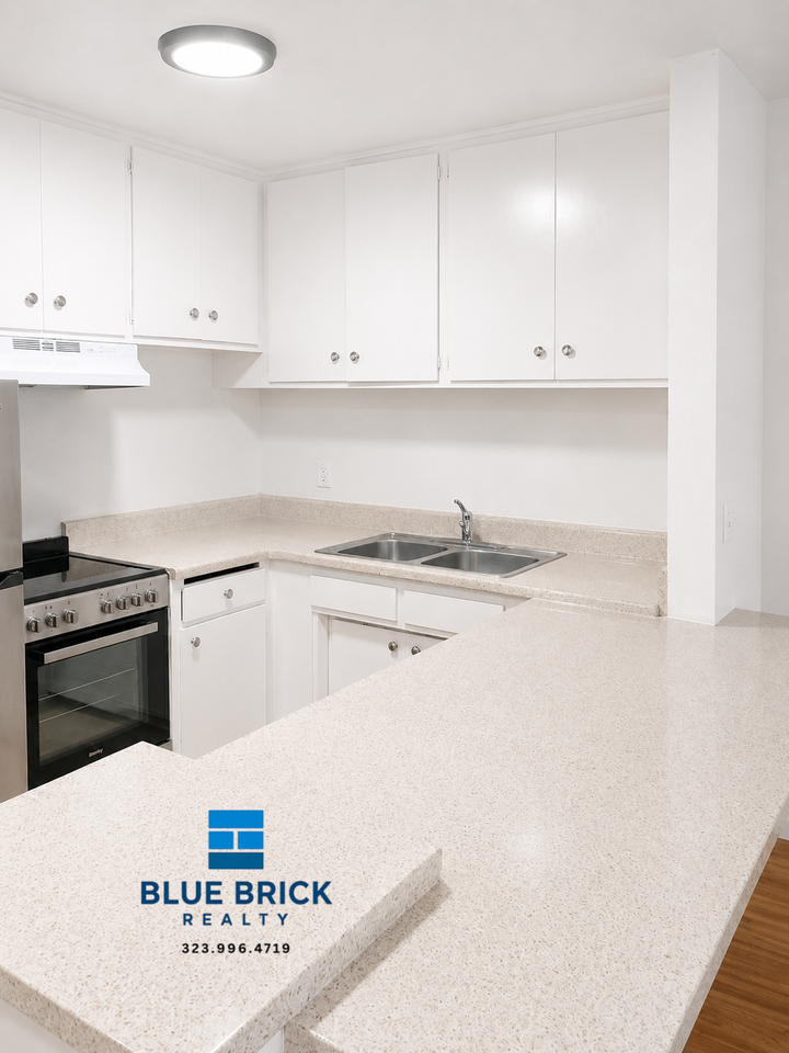 533 S Harvard Blvd #214 - Photo 2 of 11