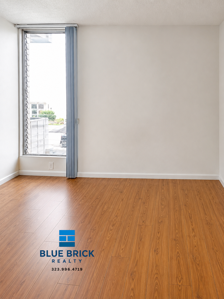 533 S Harvard Blvd #214 - Photo 3 of 11