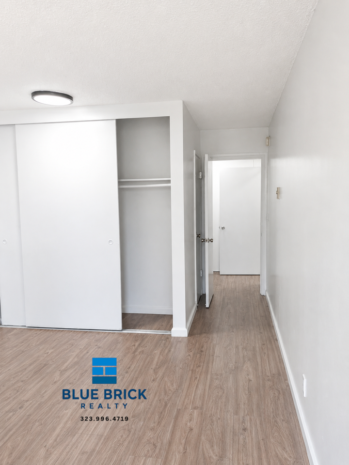 533 S Harvard Blvd #214 - Photo 4 of 11