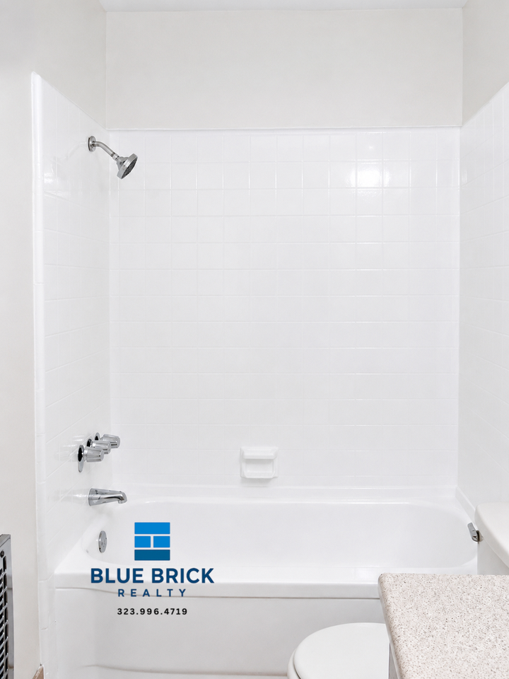 533 S Harvard Blvd #214 - Photo 7 of 11