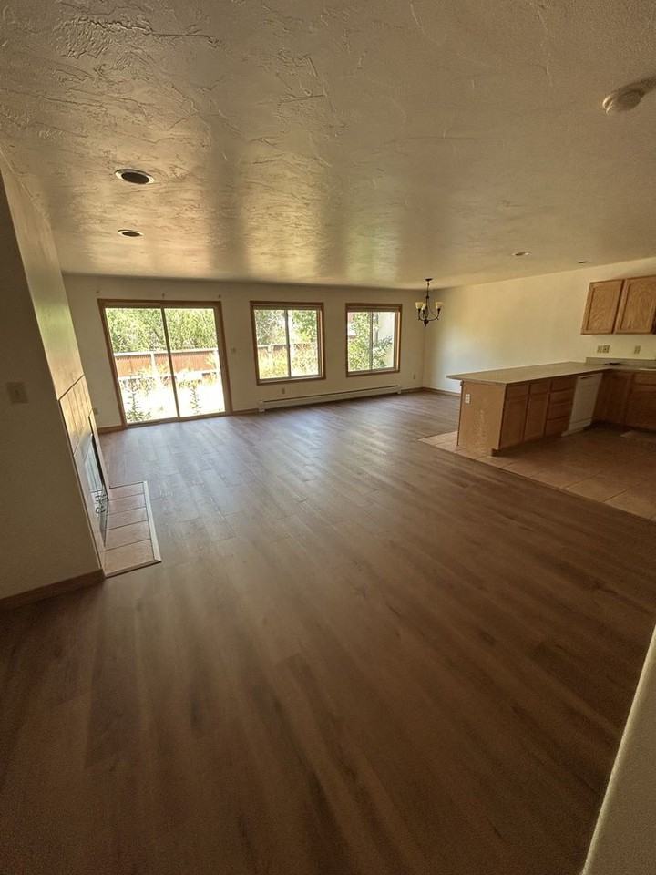355 Jenkins Ranch Rd - Photo 3 of 21