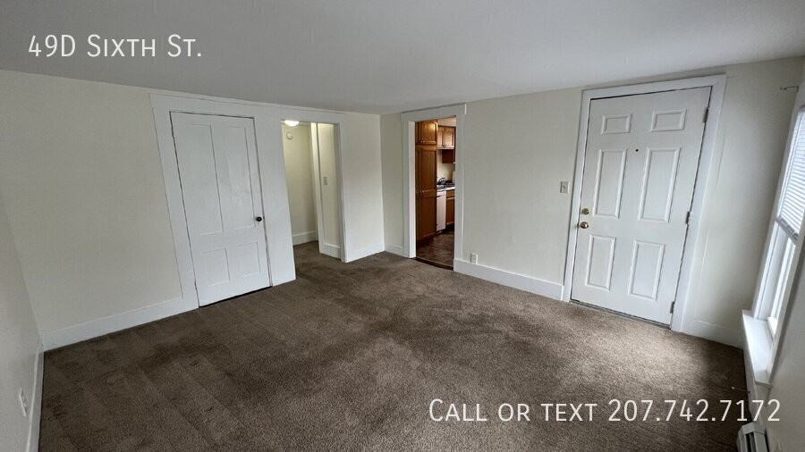 49 6th St Apt D - Photo 6 of 25