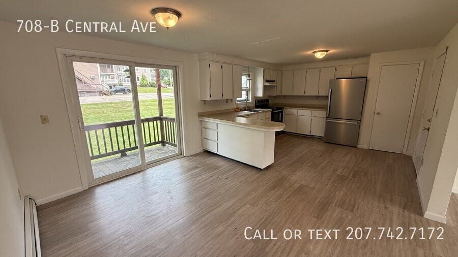 708 Central Ave Apt B - Photo 7 of 21
