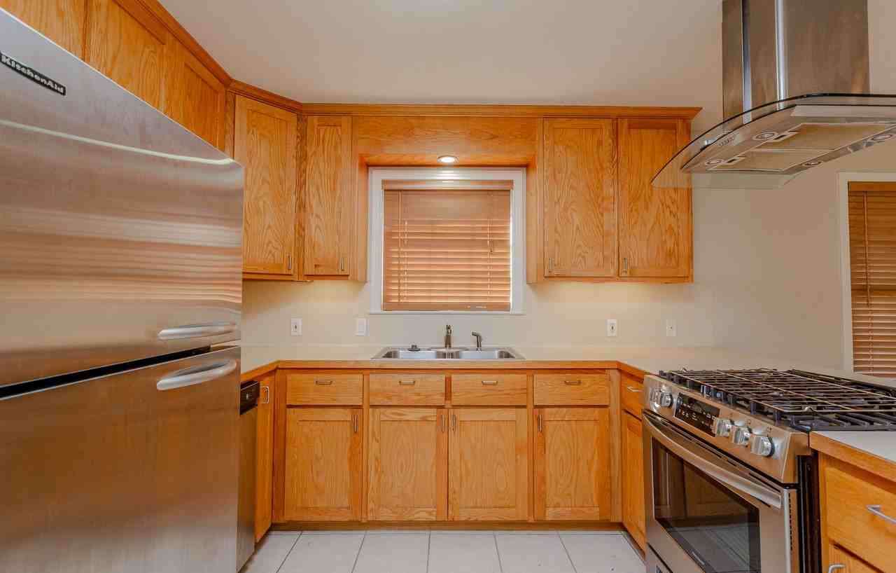 4501 Caswell Ave - Photo 7 of 19