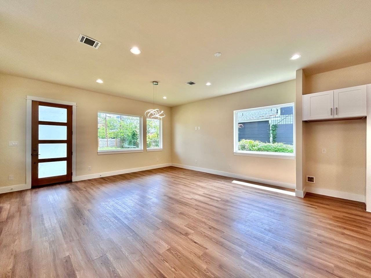 5605 Samuel Huston Ave #1 - Photo 6 of 22
