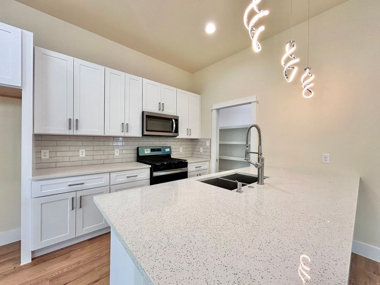 5605 Samuel Huston Ave #1 - Photo 7 of 22