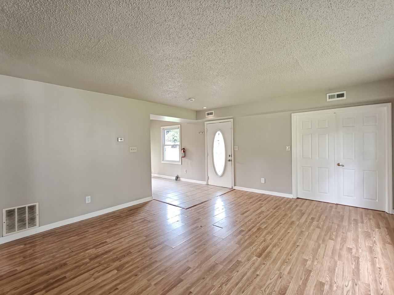 75 Mainbridge Ln - Photo 6 of 16