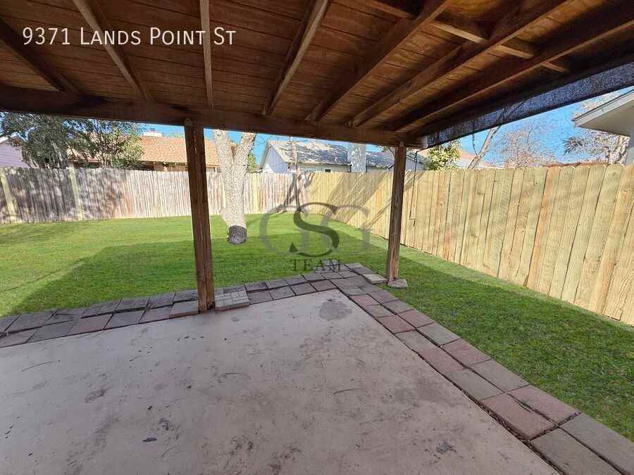 9371 Lands Point St - Photo 6 of 41