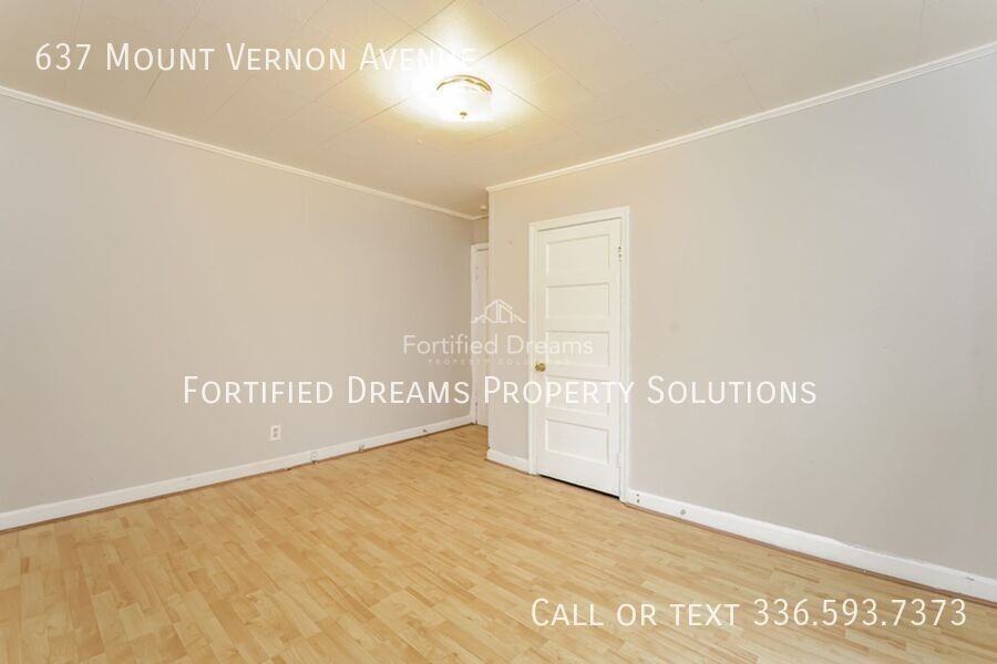 637 Mount Vernon Ave - Photo 4 of 10