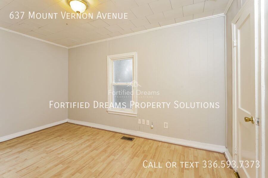 637 Mount Vernon Ave - Photo 7 of 10