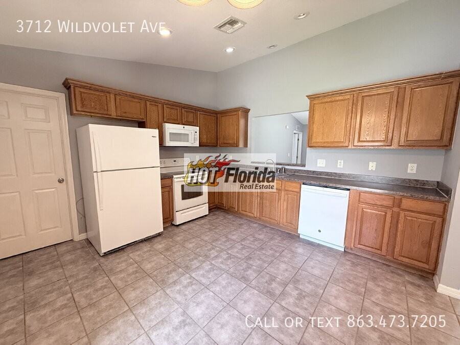 3712 Wild Violet Ave - Photo 2 of 13