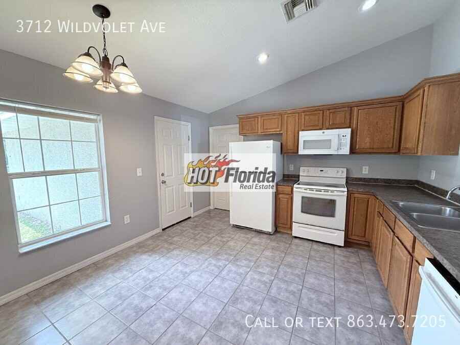 3712 Wild Violet Ave - Photo 3 of 13