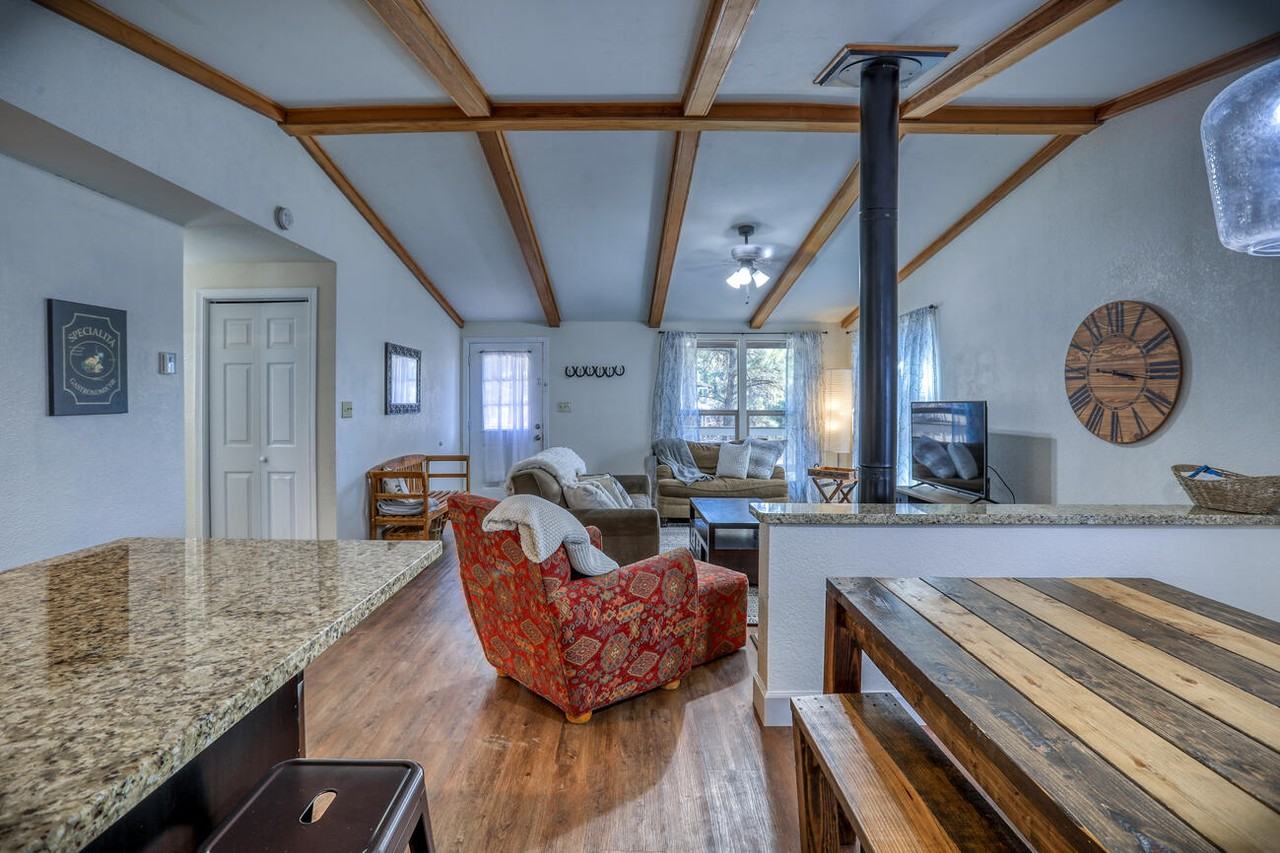 26 N Debonaire Ct #1 - Photo 4 of 33