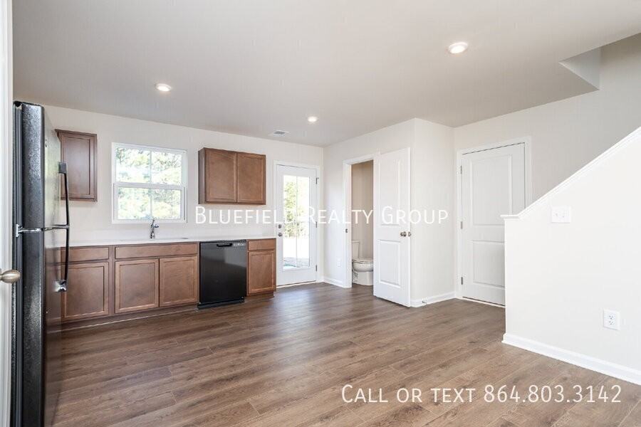886 Cranbrook Dr - Photo 7 of 27
