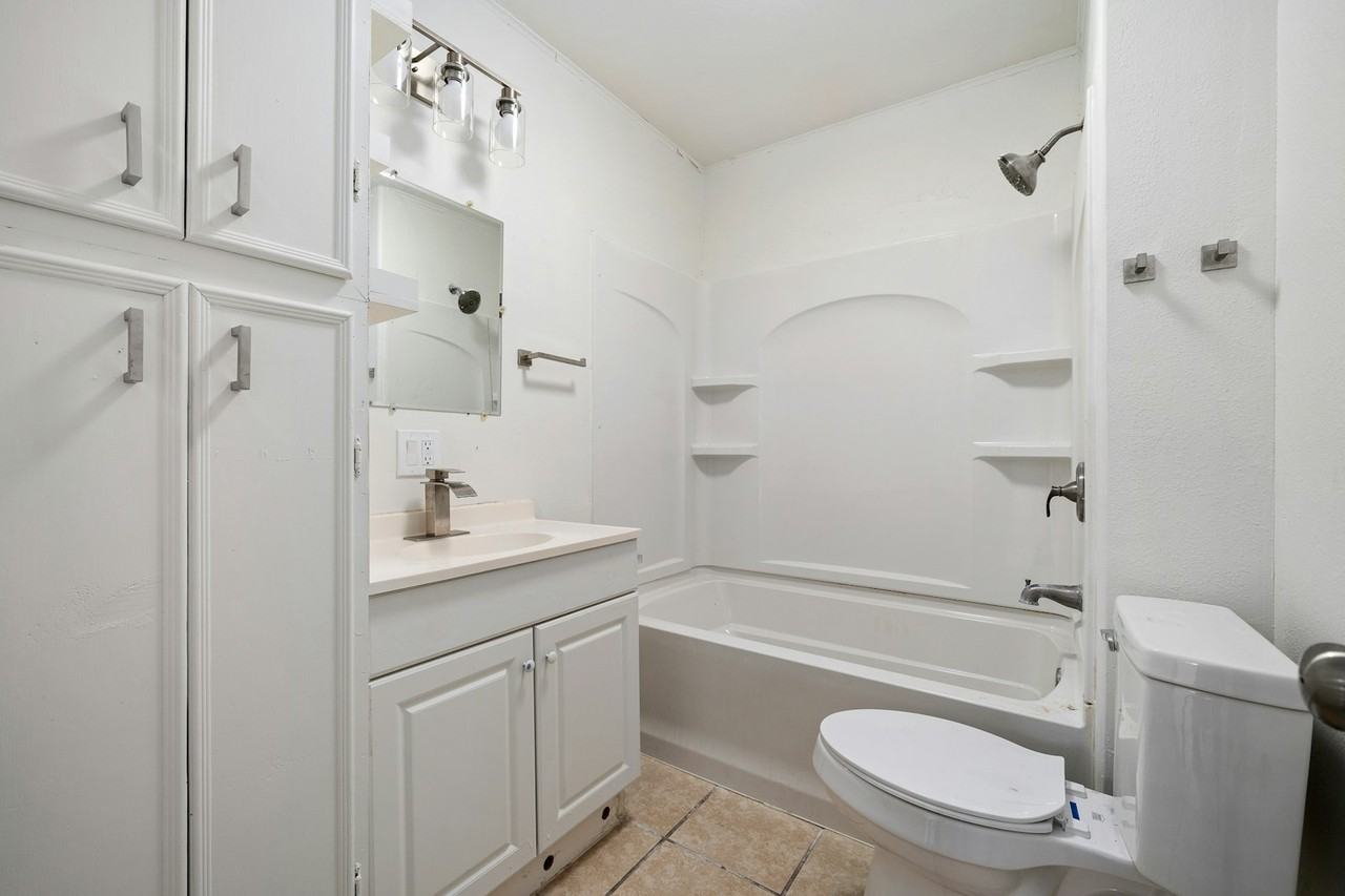 215 S 11th Street, Unit 2 - Photo 2 of 9