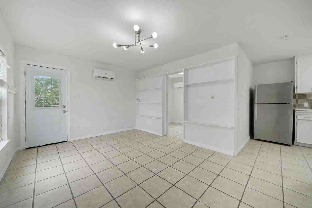 215 S 11th Street, Unit 2 - Photo 3 of 9
