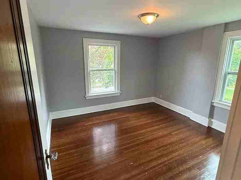 420 Grace Avenue - Photo 6 of 10